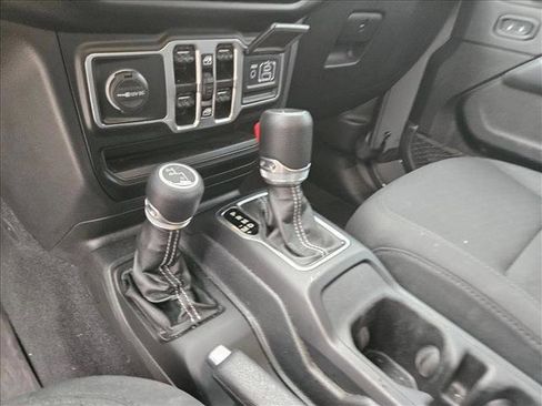 Used 2022 Jeep Gladiator Overland w/ Trailer Tow Package image 17