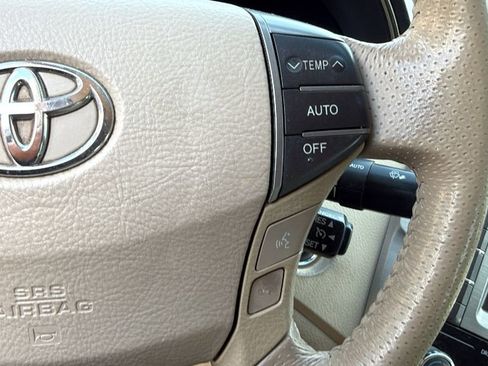 Used 2012 Toyota Avalon Limited FWD image 8