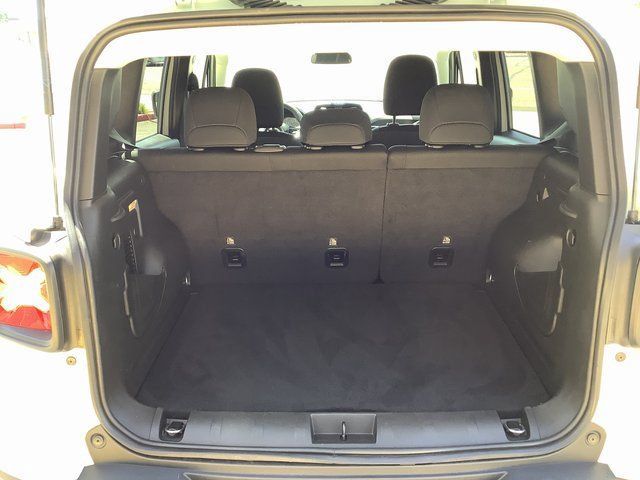 Used 2023 Jeep Renegade Latitude AWD/4WD image 26