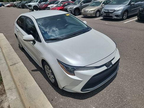Used 2023 Toyota Corolla LE FWD image 2