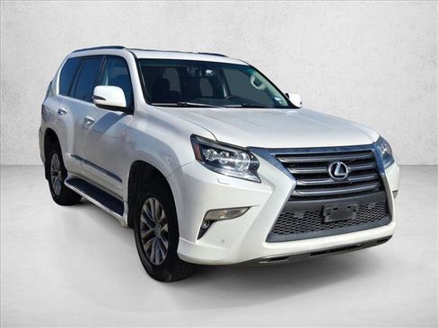 Used 2017 Lexus GX 460 Premium image 3