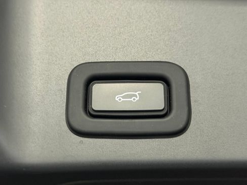 Used 2022 Land Rover Range Rover Evoque R-Dynamic S AWD/4WD image 16