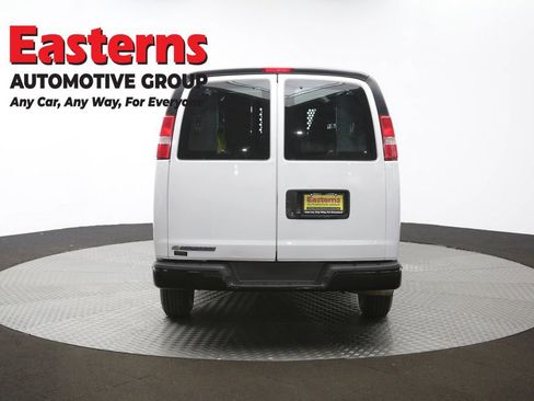 Used 2017 Chevrolet Express 2500 image 37