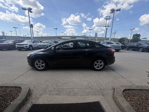 Used 2014 Ford Focus SE FWD image 11