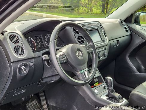 Used 2017 Volkswagen Tiguan Wolfsburg Edition image 9