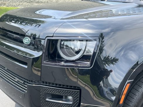 Used 2023 Land Rover Defender 130 X-Dynamic SE AWD/4WD image 12