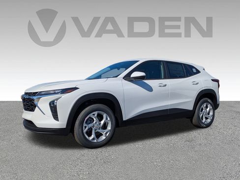 New 2026 Chevrolet Trax LS w/ LS Convenience Package image 2