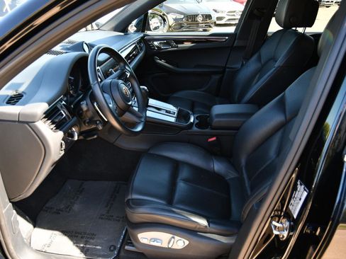 Used 2024 Porsche Macan AWD/4WD image 22