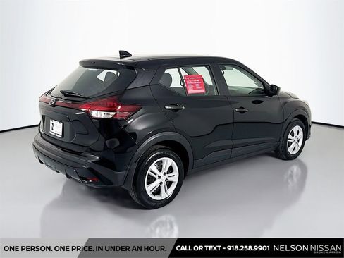 Certified 2025 Nissan Kicks Play S image 5