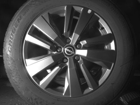 Used 2025 Nissan Pathfinder SV FWD image 18