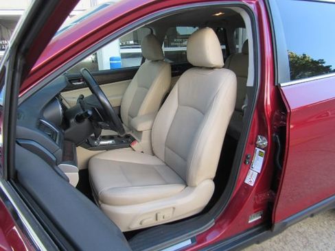 Used 2016 Subaru Outback 2.5i Limited image 6