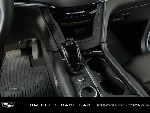 Used 2025 Cadillac XT5 Luxury FWD image 18