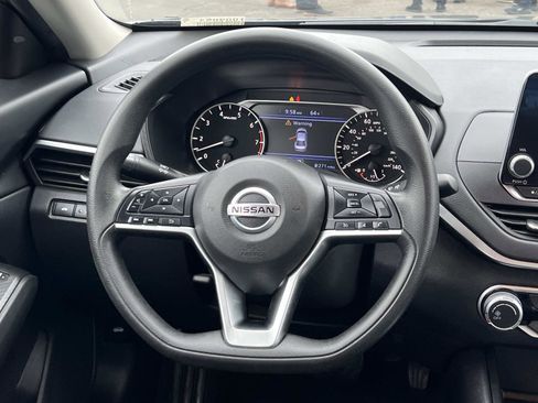 Used 2022 Nissan Altima 2.5 SV FWD image 8
