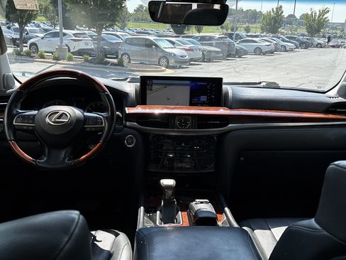 Used 2017 Lexus LX 570 4WD w/ Luxury Package image 29