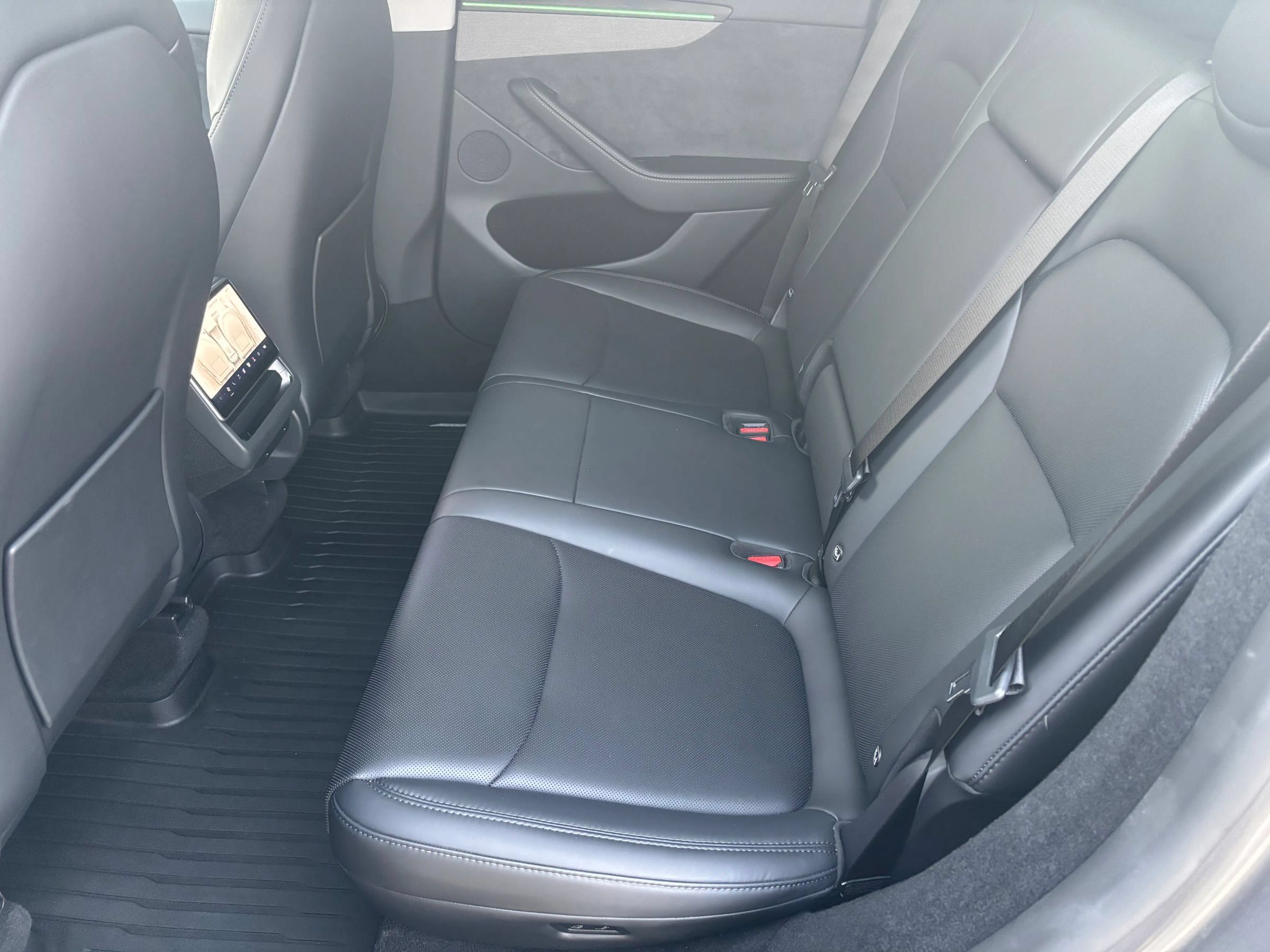 Used 2026 Tesla Model Y AWD image 12