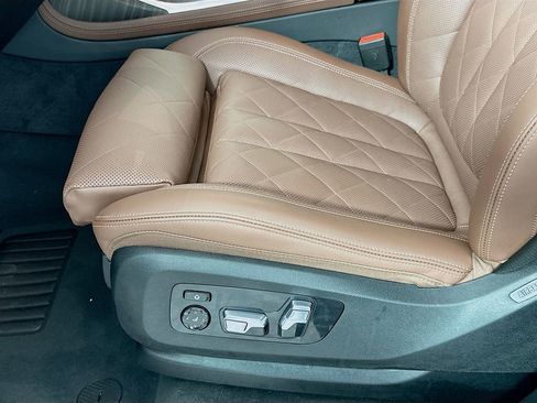 Used 2025 BMW X7 xDrive40i w/ Premium Package image 20