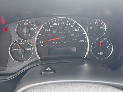 Used 2025 Chevrolet Express 2500 w/ Driver Convenience Package RWD image 20