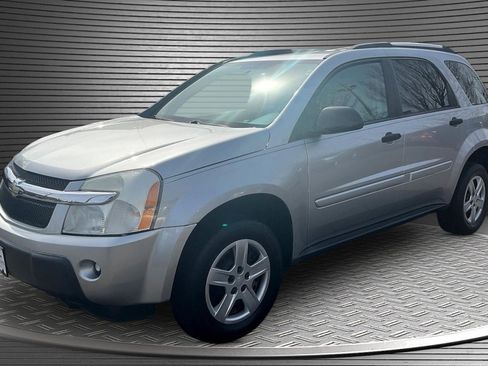 Used 2005 Chevrolet Equinox LS w/ Preferred Equipment Group image 3