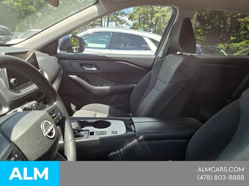 Used 2025 Nissan Rogue SV FWD image 4