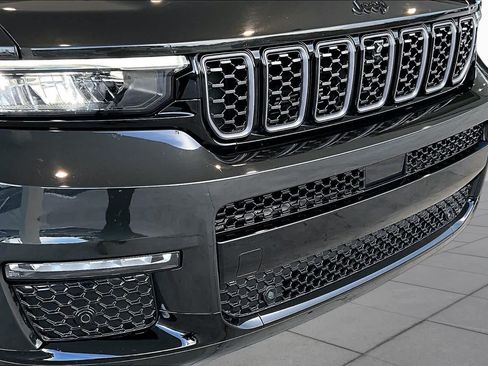 Used 2023 Jeep Grand Cherokee L Summit AWD/4WD image 29