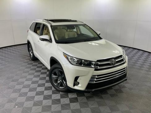 Used 2017 Toyota Highlander Limited Platinum w/ Carpet Mat Package AWD/4WD image 52