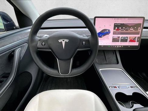 Used 2024 Tesla Model Y Long Range AWD/4WD image 7