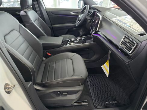 New 2024 Volkswagen Atlas Cross Sport SEL R-Line image 31