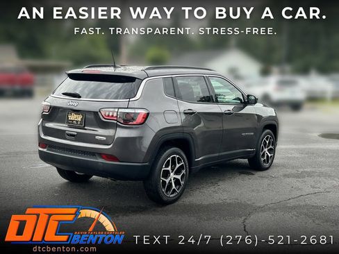 Used 2024 Jeep Compass Latitude AWD/4WD image 5
