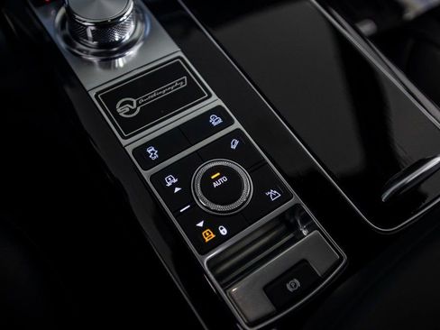Used 2020 Land Rover Range Rover SV Autobiography Dynamic image 49
