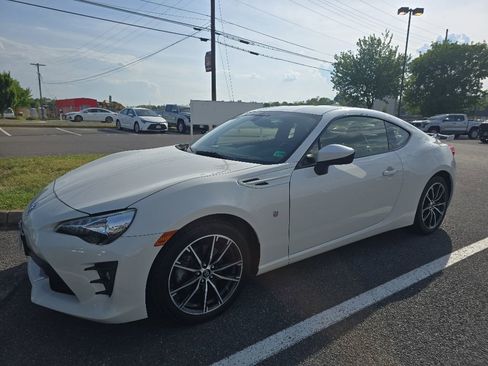 Used 2019 Toyota 86 RWD image 1