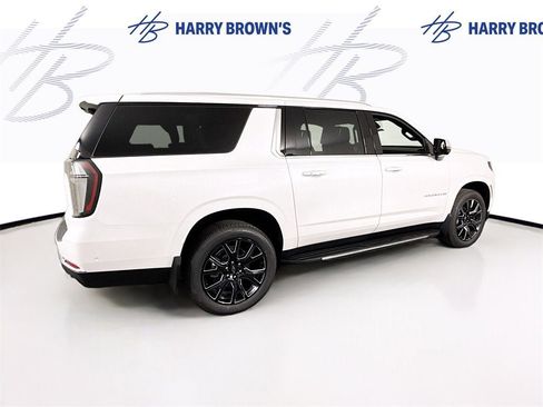 New 2025 Chevrolet Suburban Premier image 36