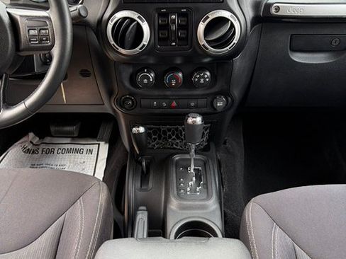 Used 2014 Jeep Wrangler Unlimited Sahara AWD/4WD image 31