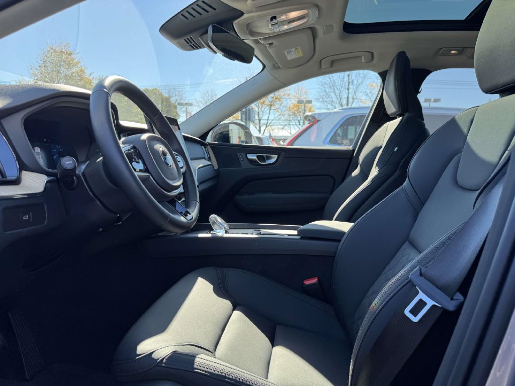 Used 2026 Volvo XC60 B5 Plus AWD/4WD image 13
