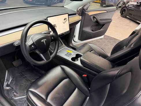 Used 2023 Tesla Model Y Long Range AWD/4WD image 29