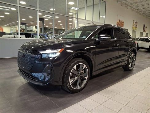 Used 2023 Audi Q4 e-tron Premium Plus image 3