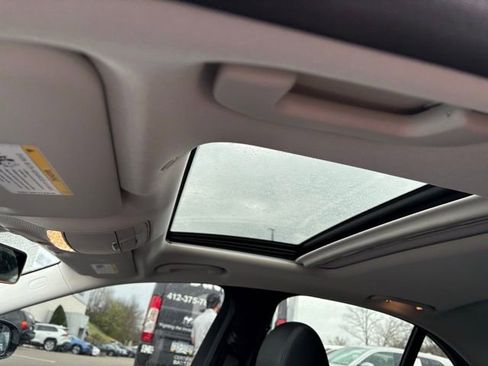 Used 2018 Mercedes-Benz E 400 4MATIC Sedan image 12