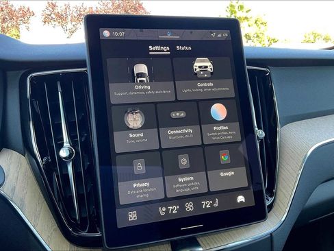 New 2026 Volvo XC60 B5 Plus w/ Protection Package Premier image 22