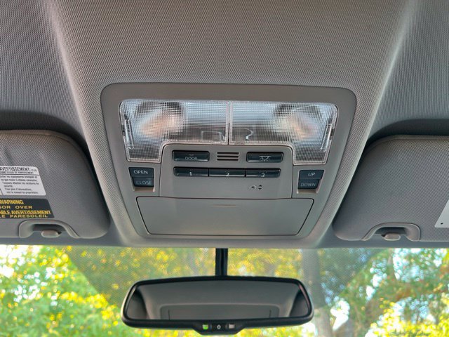 Used 2016 Toyota Highlander Limited AWD/4WD image 29