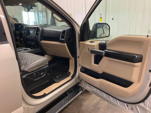 Used 2017 Ford F150 XLT w/ Equipment Group 302A Luxury AWD/4WD image 25