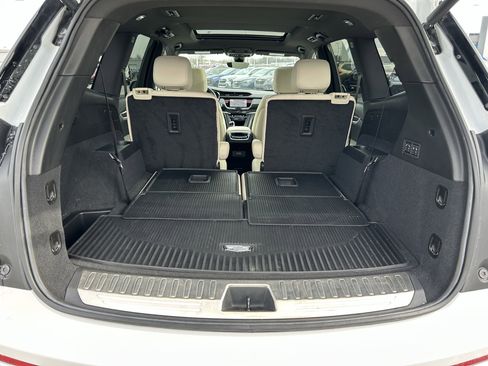 Used 2024 Cadillac XT6 Sport w/ Technology Package image 28