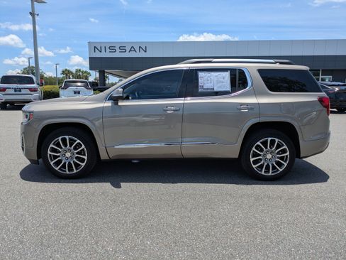 Used 2023 GMC Acadia Denali w/ Denali Ultimate Package AWD/4WD image 7