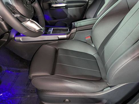 New 2025 Mercedes-Benz GLB 250 image 4