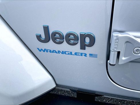 Used 2024 Jeep Wrangler High Altitude AWD/4WD image 8