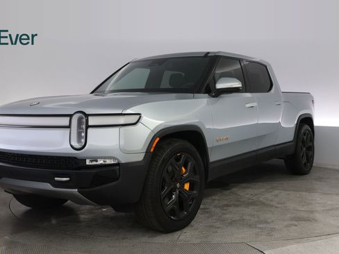 Used 2023 Rivian R1T Adventure image 2