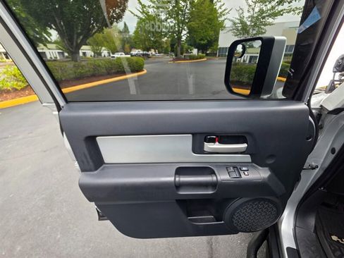 Used 2008 Toyota FJ Cruiser 4WD image 47