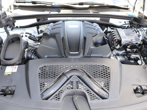Certified 2022 Porsche Macan GTS AWD/4WD image 30