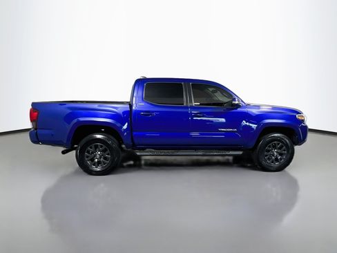 Used 2022 Toyota Tacoma SR5 w/ Technology Package RWD image 3