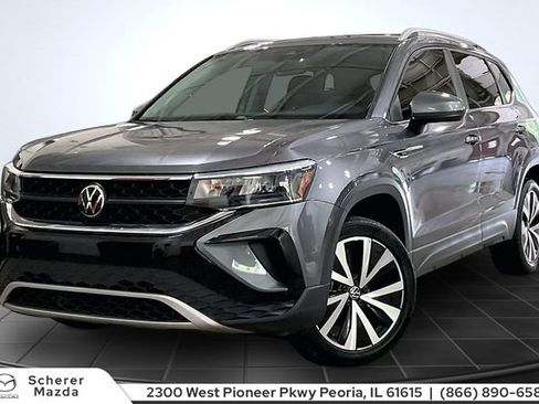 Used 2023 Volkswagen Taos SE w/ Panoramic Sunroof Package FWD image 1