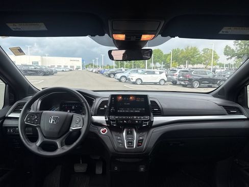 Used 2024 Honda Odyssey Sport image 16