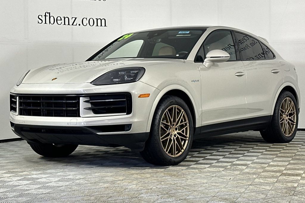 Used 2024 Porsche Cayenne Coupe AWD/4WD image 8